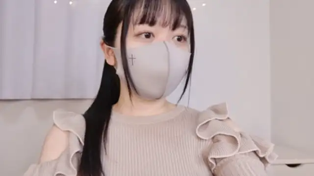 -Rii- nude strip on cam for live sex video chat