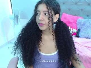 Valentina18-X nude in Live Sex Cam Girls Room