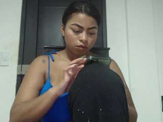 alanajonees nude in Live Sex Cam Girls Room