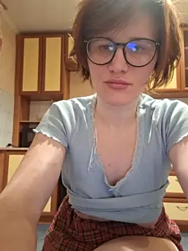 Emilly_kissy nude strip on cam for live sex video chat