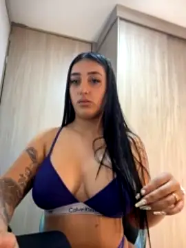 Hannahoff nude strip on cam for live sex video chat