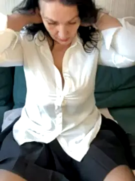 Katie-n nude strip on cam for live sex video chat