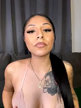 MariDeLuLu nude strip on cam for live sex video chat