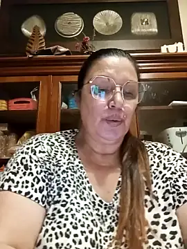 Melmamalhuda@xh nude strip on cam for live sex video chat