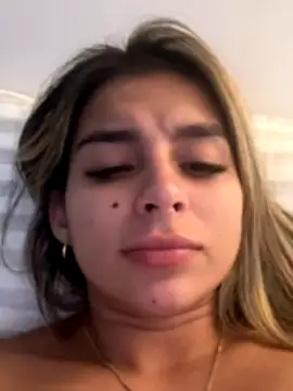 Orianazoe nude strip on cam for live sex video chat