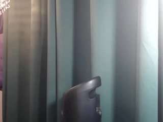 QVEEN PURP nude in Live Sex Cam Girls Room
