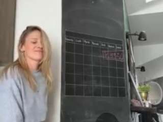 TeacherAshleeyy nude in Live Sex Cam Girls Room