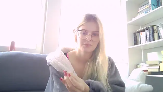 Allylove03 nude strip on cam for live sex video chat