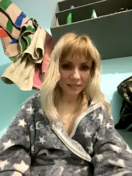 Anita-Smith nude strip on cam for live sex video chat