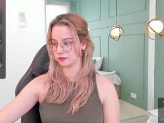 Arabella-Alx nude in Live Sex Cam Girls Room