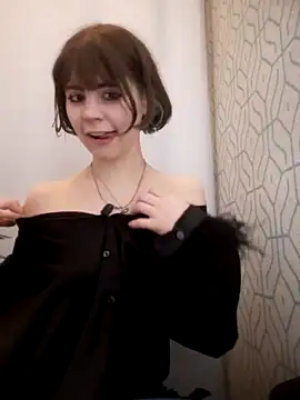 AwesomeMia nude strip on cam for live sex video chat