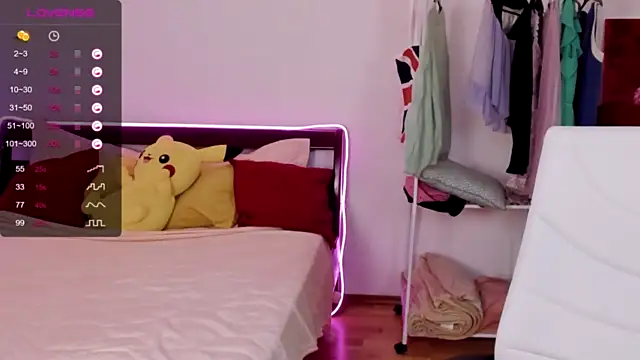 Hanna-Wow nude strip on cam for live sex video chat