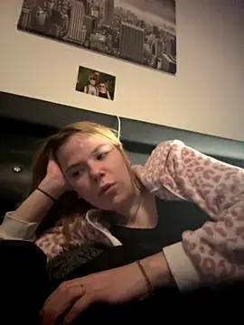juliaundadem nude strip on cam for live sex video chat
