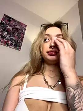 kiss_me_hard_ nude strip on cam for live sex video chat