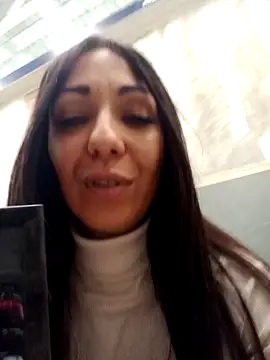LeticiaWoods nude strip on cam for live sex video chat