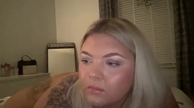 tight_lilfuck_slut nude strip on cam for live sex video chat