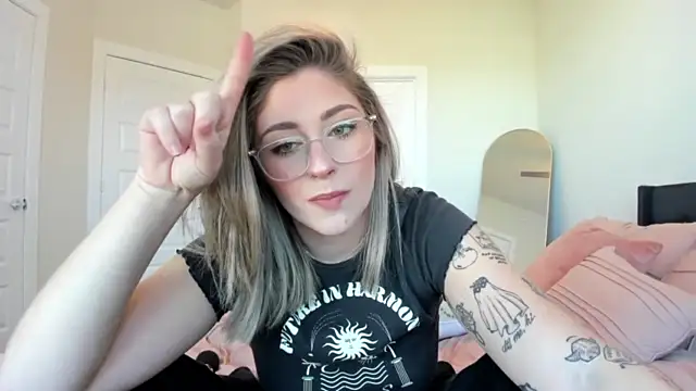 tipsyfroggy1 nude strip on cam for live sex video chat