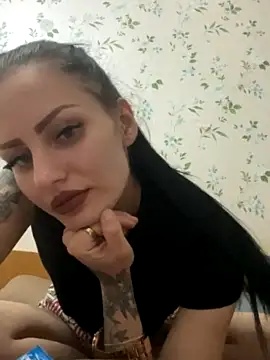 Tracey_Izzy nude strip on cam for live sex video chat