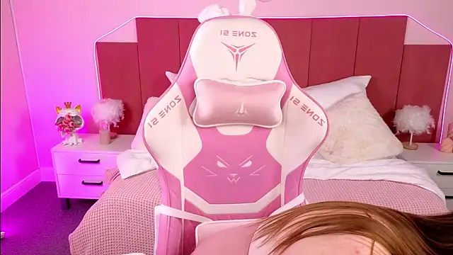 AnnabelleKerry nude strip on cam for live sex video chat