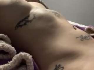 DaniiBands nude in Live Sex Cam Girls Room