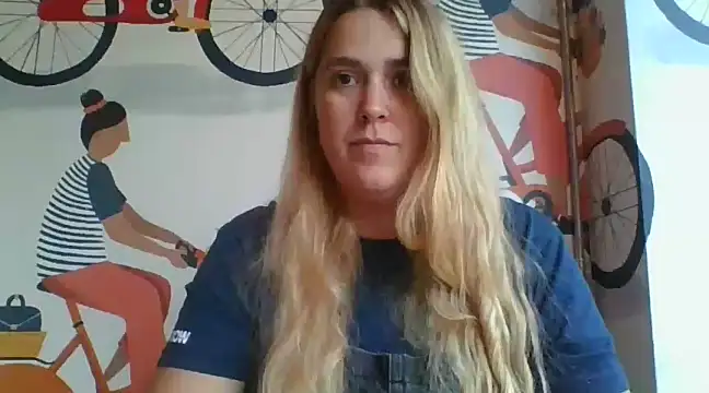 GracieMoon nude strip on cam for live sex video chat