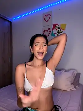 Rossy_cute nude strip on cam for live sex video chat