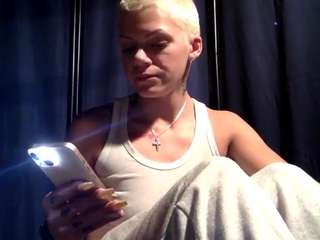 sapphireluv1 nude in Live Sex Cam Girls Room