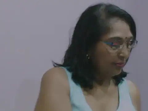 sexy69mum nude strip on cam for live sex video chat