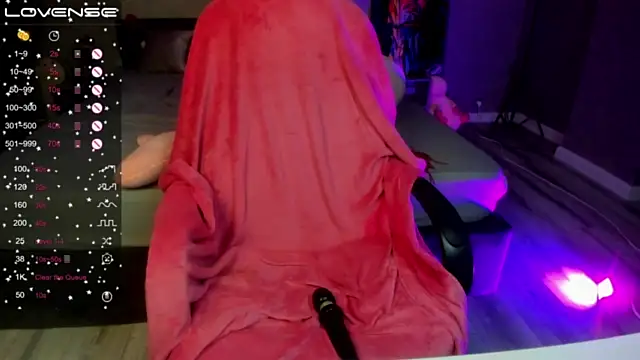 SophiaRyder nude strip on cam for live sex video chat