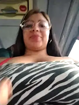 Ariana-pp03 nude strip on cam for live sex video chat