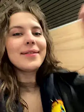 Cassie_Ray nude strip on cam for live sex video chat