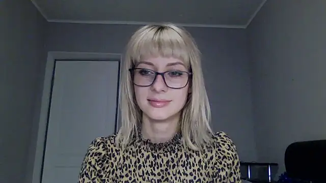 Darling420 nude strip on cam for live sex video chat