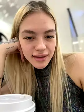 Jessi_Quenn nude strip on cam for live sex video chat