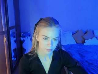 KarinaHarperr nude in Live Sex Cam Girls Room