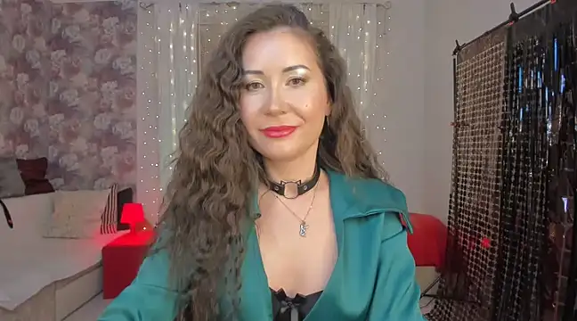 KarinaSweeety nude strip on cam for live sex video chat