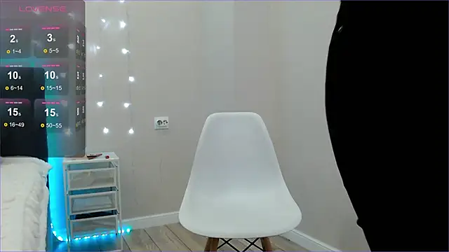 LumiFoxi nude strip on cam for live sex video chat