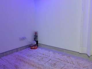 luunna nude in Live Sex Cam Girls Room