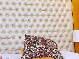 MeganSaanders nude in Live Sex Cam Girls Room