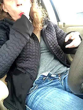 QJWhitty nude strip on cam for live sex video chat