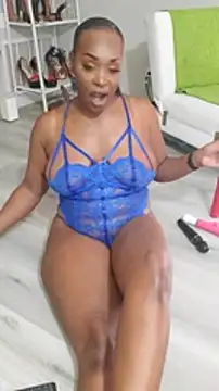 Queenanitadix nude strip on cam for live sex video chat