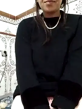 Saakoora nude strip on cam for live sex video chat