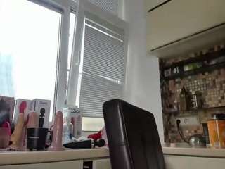 T33nSquirt nude in Live Sex Cam Girls Room