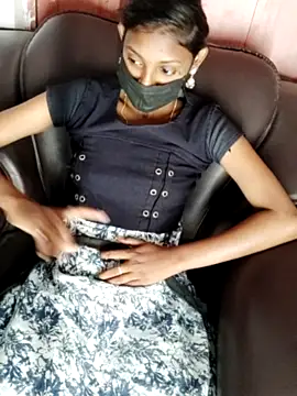 Tamil-kuyin nude strip on cam for live sex video chat