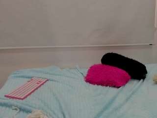 thaaraa nude in Live Sex Cam Girls Room