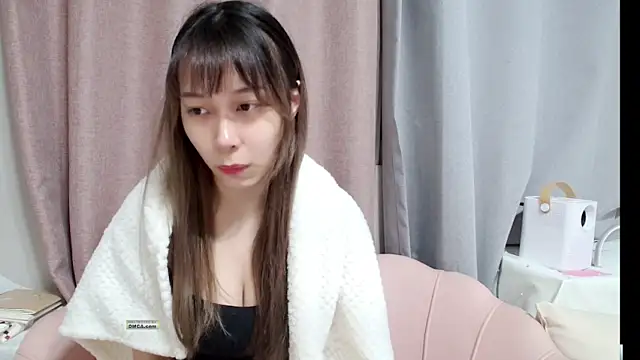 tw_Sutew nude strip on cam for live sex video chat