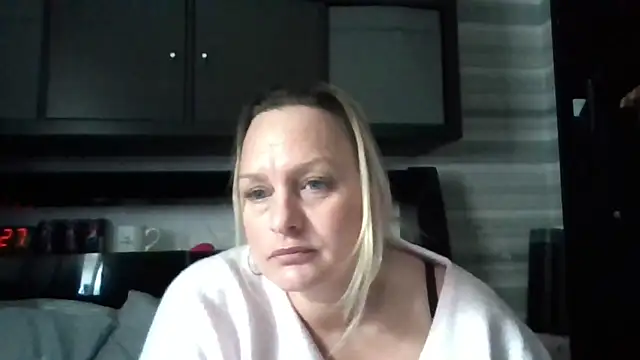 Wifey12345 nude strip on cam for live sex video chat