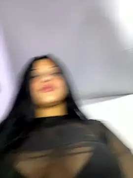 Estefanys- nude strip on cam for live sex video chat