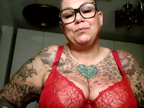 gepiercte_nippel nude strip on cam for live sex video chat