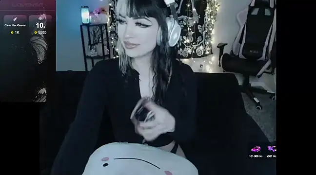 HeavenSins nude strip on cam for live sex video chat