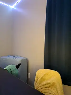HoneyButterSweet nude strip on cam for live sex video chat